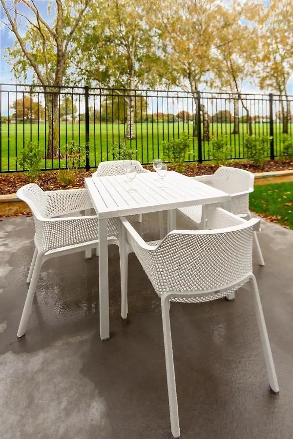 شقة كريستتشيرش  في Hear The Wind In The Trees - 2 Bed 1 Bath 1 Garage