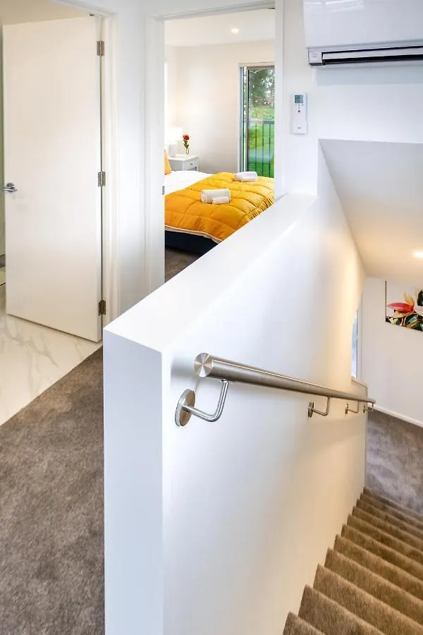 شقة كريستتشيرش  في Hear The Wind In The Trees - 2 Bed 1 Bath 1 Garage 0*,  نيوزيلندا